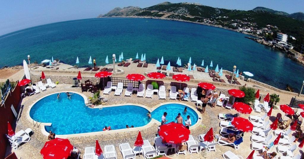 Apartments Atlantis Добра-Вода Экстерьер фото