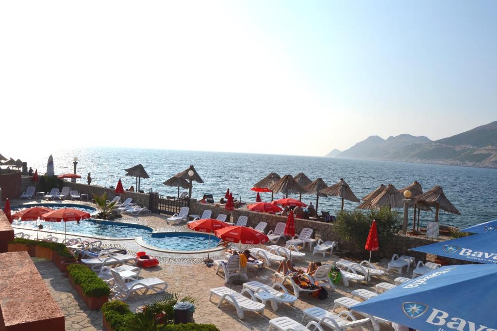 Apartments Atlantis Добра-Вода Экстерьер фото